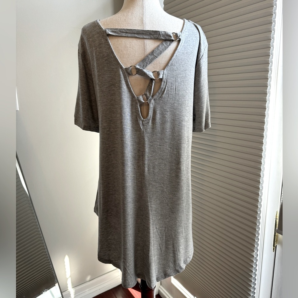 very J | Short Sleeved Extreme Comfort T-Shirt with Back Detail | Large